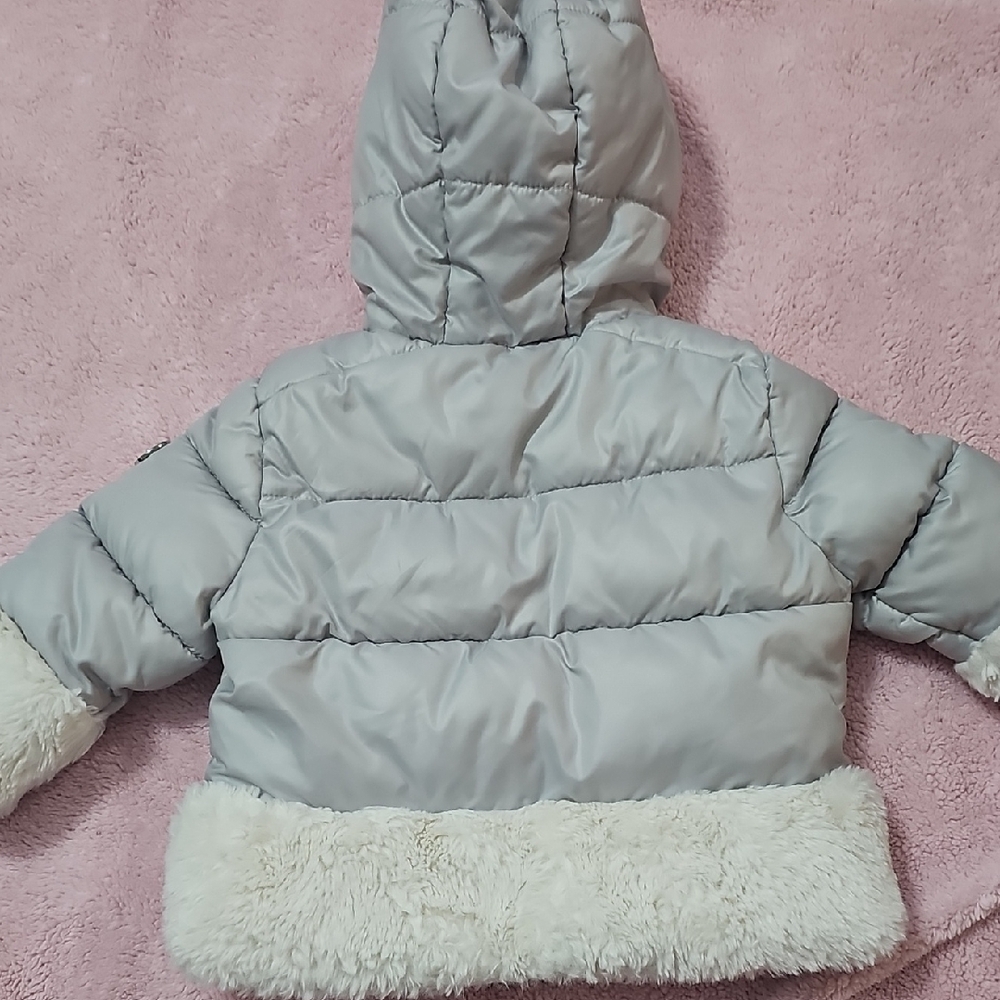Michael Kors Gray Puffer Jacket with Cream Accents - Picture 8 of 11